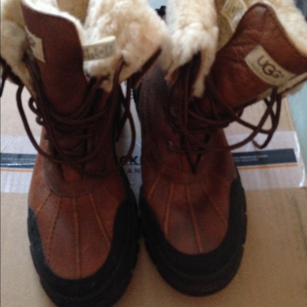 UGG Australia Shearling Leather Boot Size 11